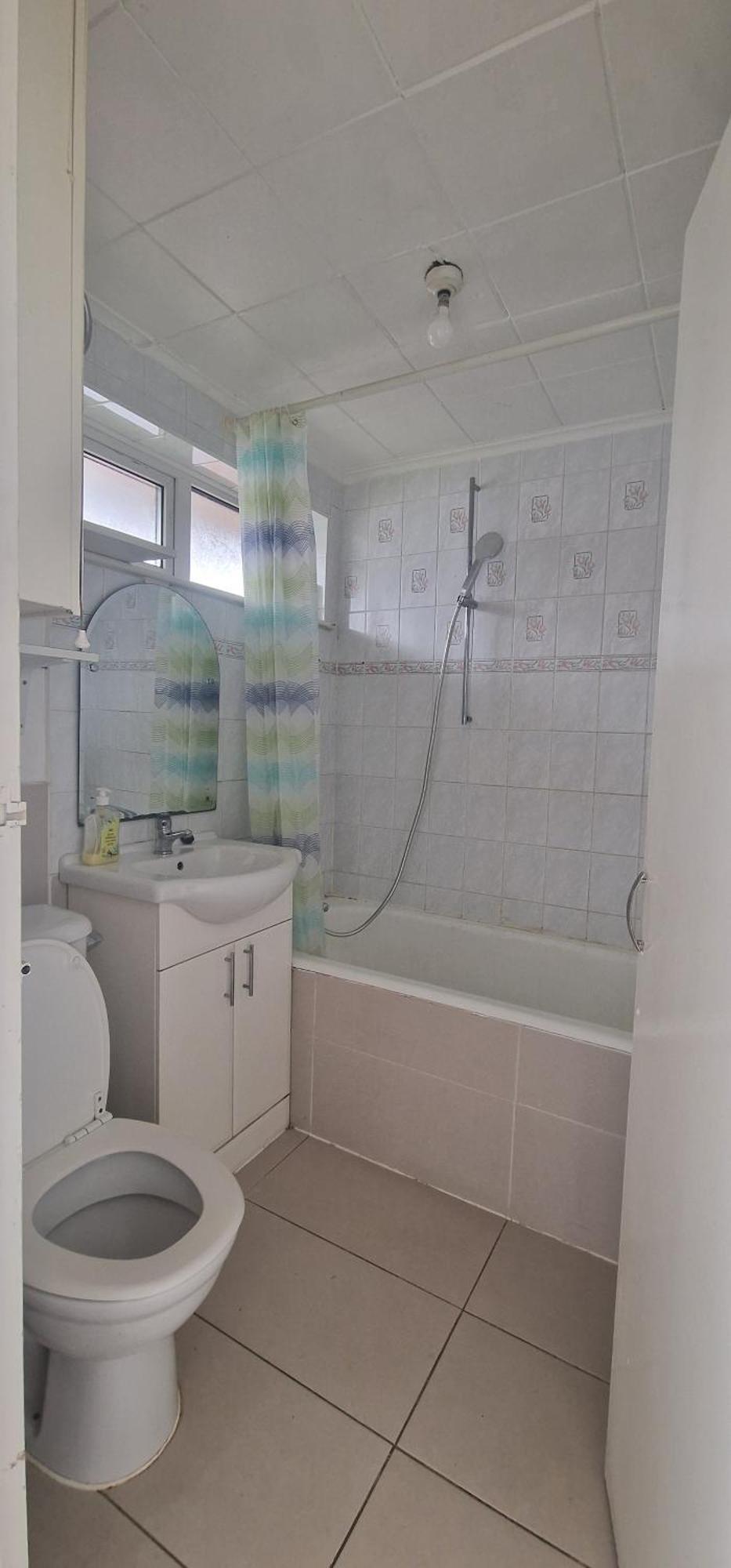 Ritz Place 2 Northolt  Buitenkant foto